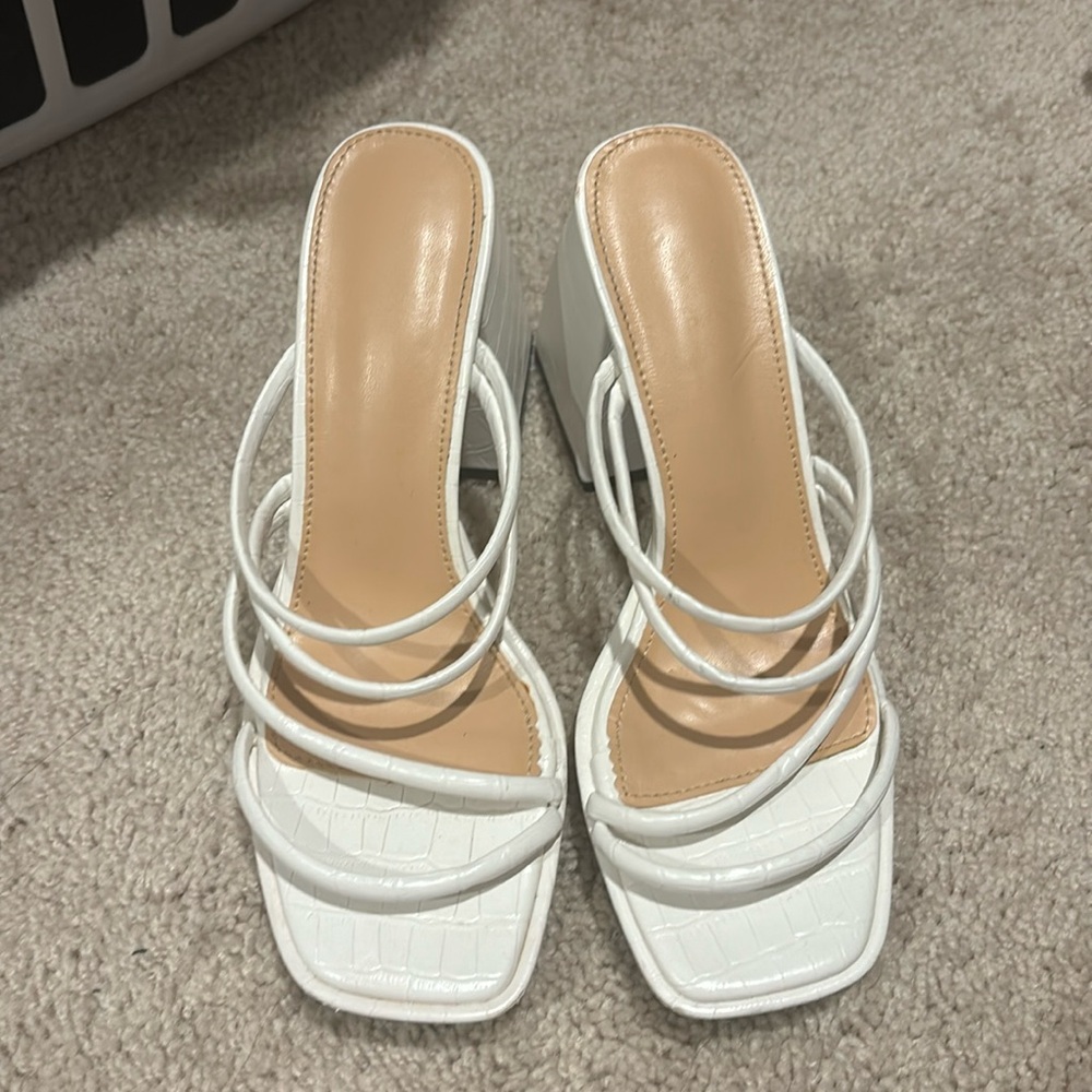 Strappy chunky heel